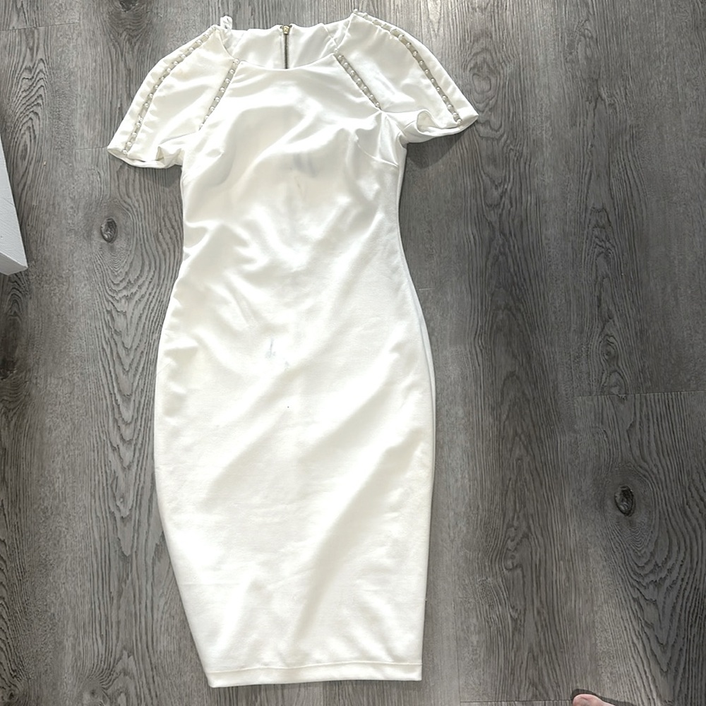 White bodycon dress